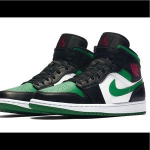 Air Jordan 1 Mid “Green Toe” shoes